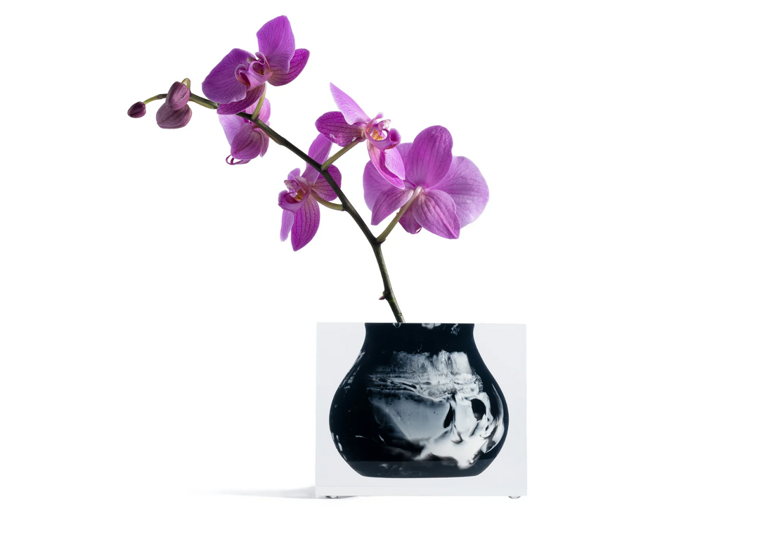 Black marble mosco bud vase