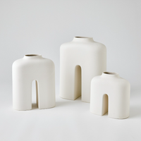 Guardian Vase White/Cream Collection