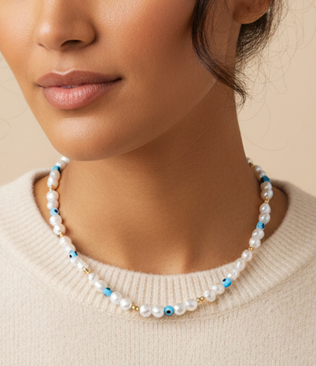 Woman wearing the Mykonos Necklace