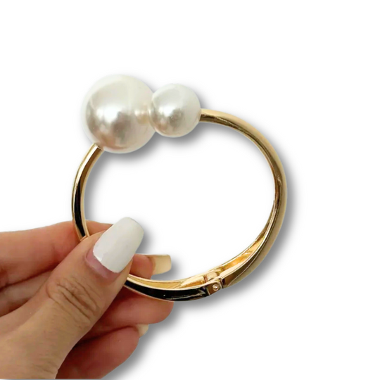 The Pearl Bangle